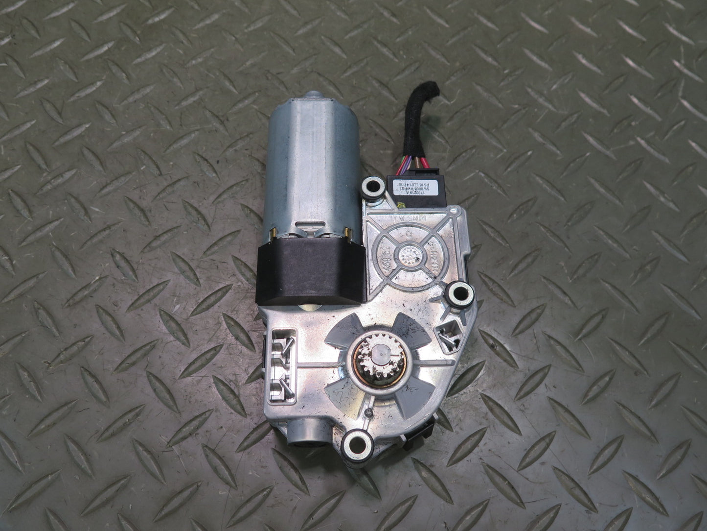 2011-2018 Porsche Cayenne 958 Front Sunroof Motor Drive Unit 7P0959591B