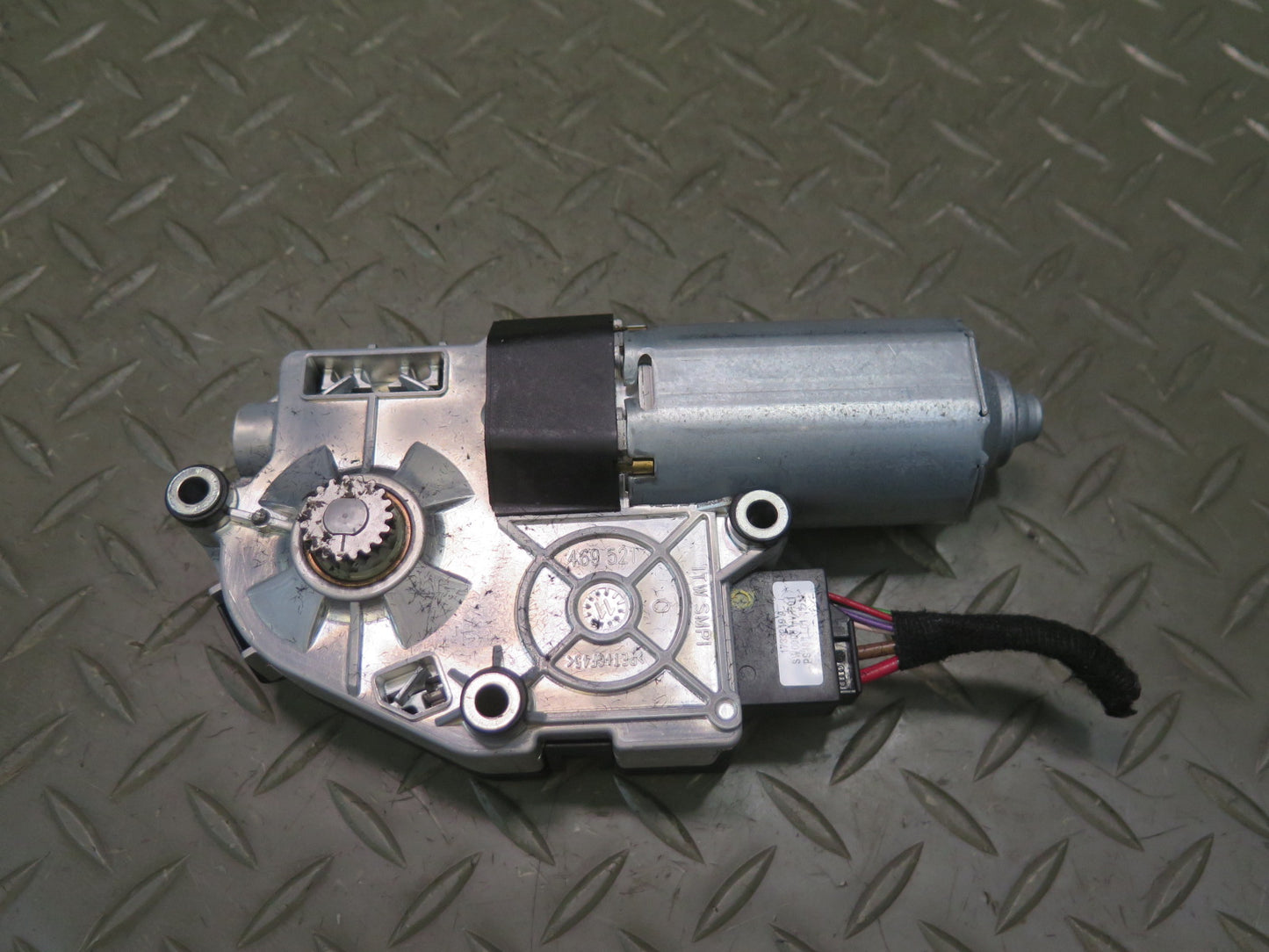 2011-2018 Porsche Cayenne 958 Front Sunroof Motor Drive Unit 7P0959591B