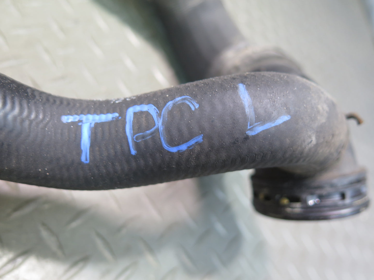 11-18 Porsche Cayenne 958 4.8L Turbo Left Intercooler Hose Pipe Line Set