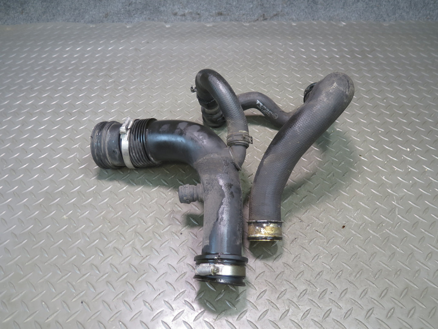 11-18 Porsche Cayenne 958 4.8L Turbo Left Intercooler Hose Pipe Line Set