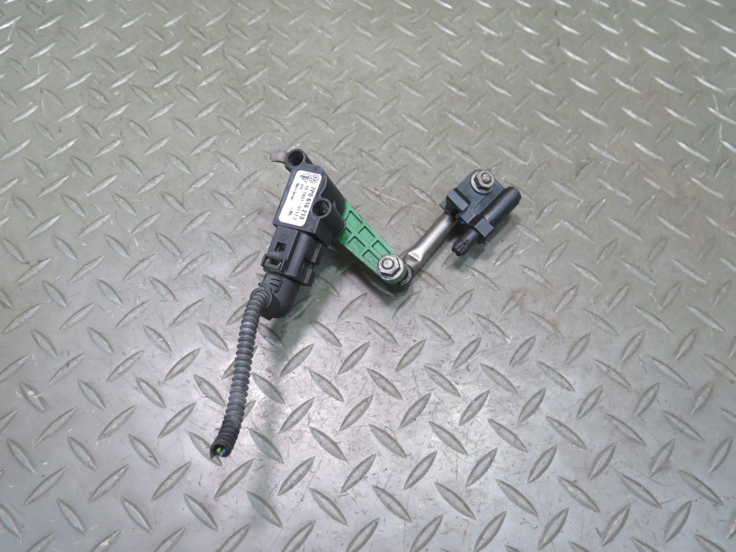 2011-2018 Porsche Cayenne 958 Front Headlight Suspension Height Level Sensor Set