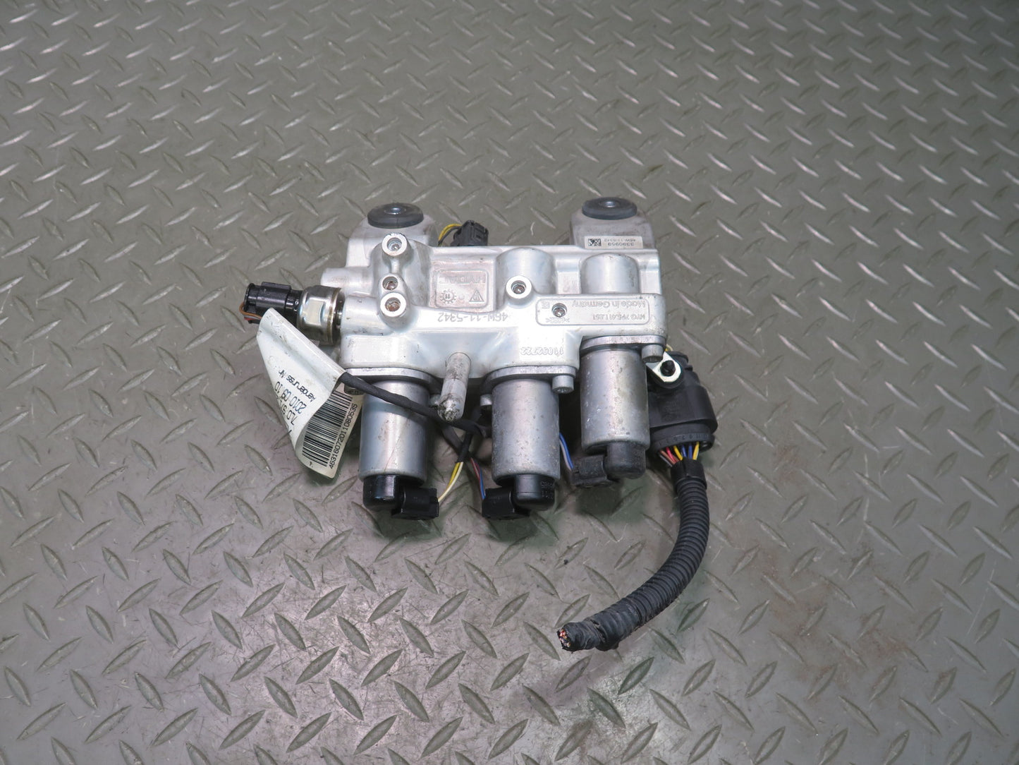 2011-2018 Porsche Cayenne 958 Front Suspension Self Leveling Valve Block