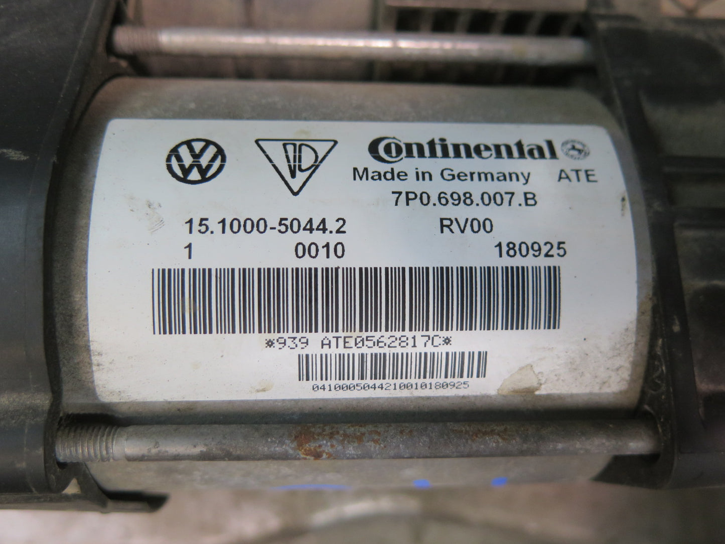 2011-2018 Porsche Cayenne 958 Air Suspension Compressor Pump 7P0698007B