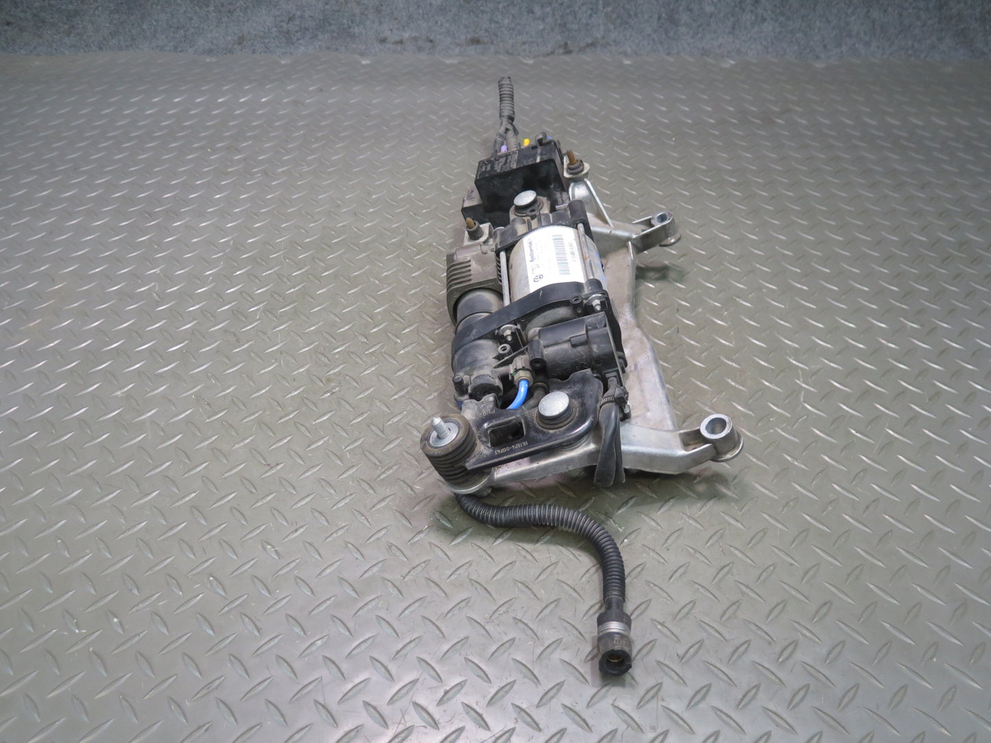 2011-2018 Porsche Cayenne 958 Air Suspension Compressor Pump 7P0698007B