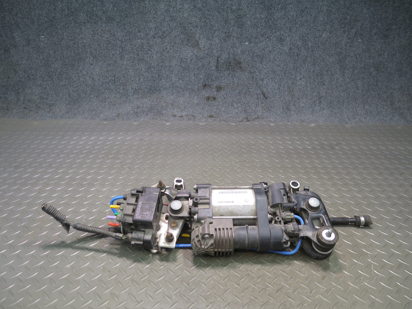 2011-2018 Porsche Cayenne 958 Air Suspension Compressor Pump 7P0698007B