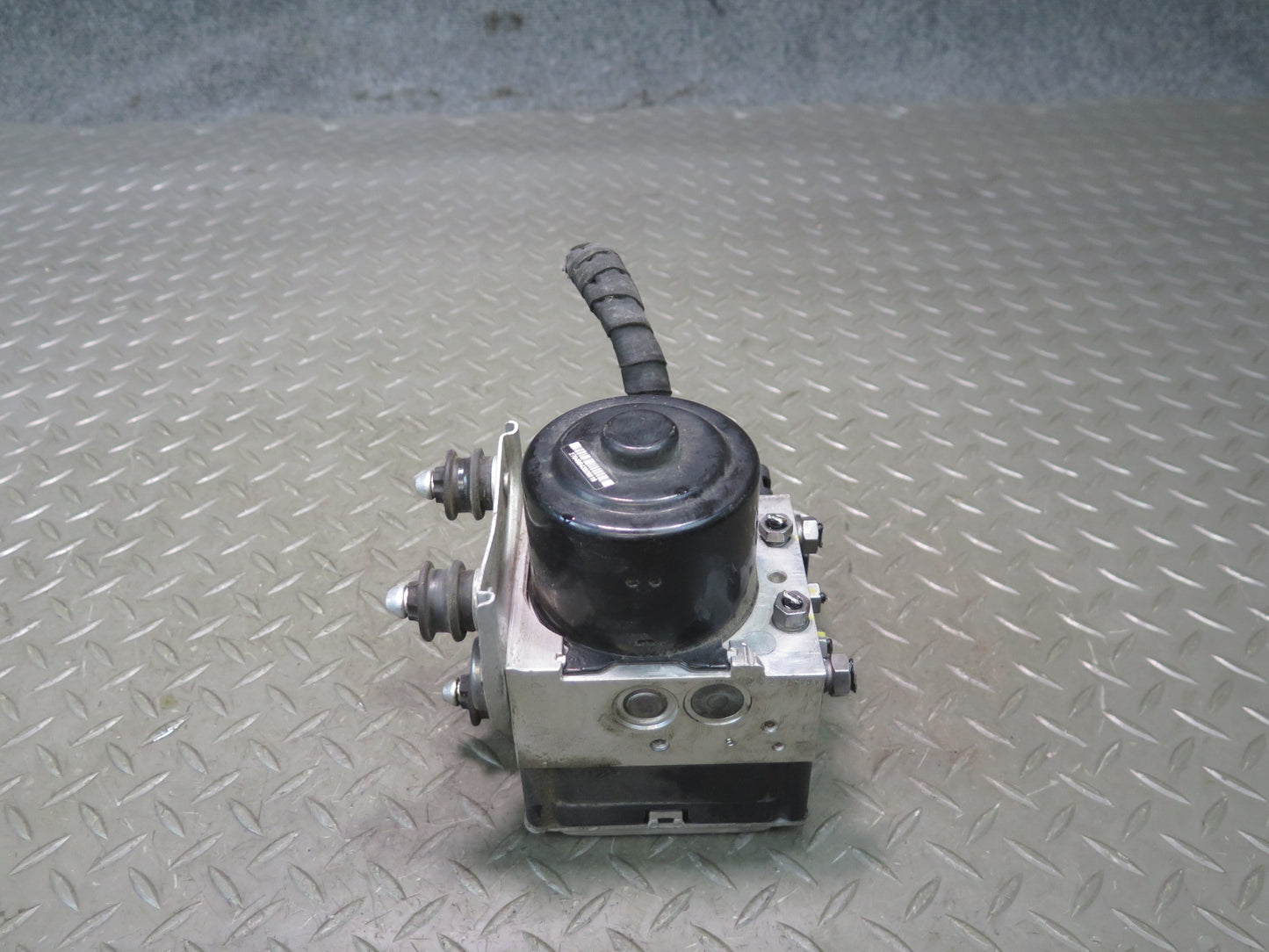 2011-2014 Porsche Cayenne 958 Anti Lock Brake ABS Pump Module 7P5614517A
