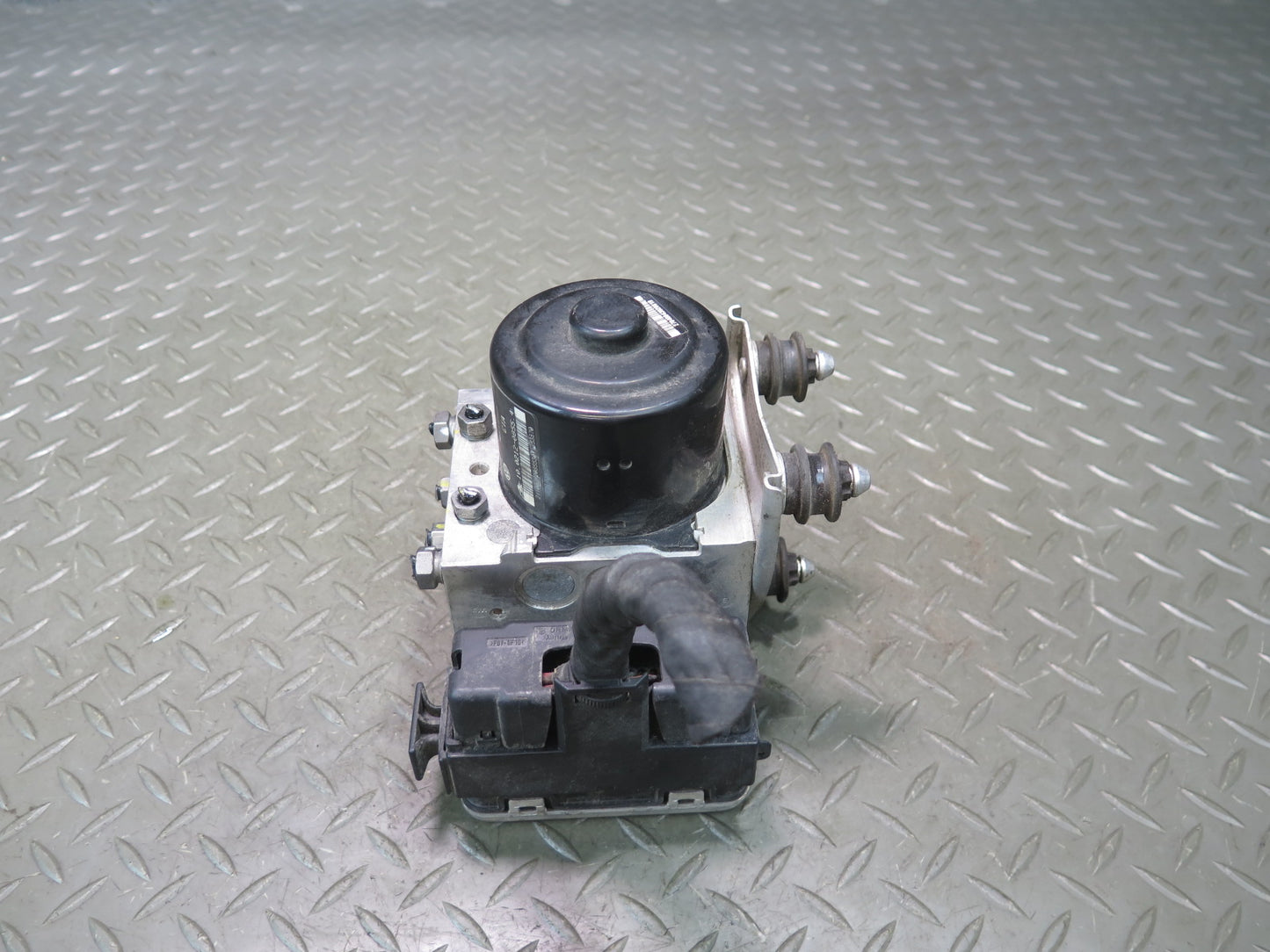 2011-2014 Porsche Cayenne 958 Anti Lock Brake ABS Pump Module 7P5614517A