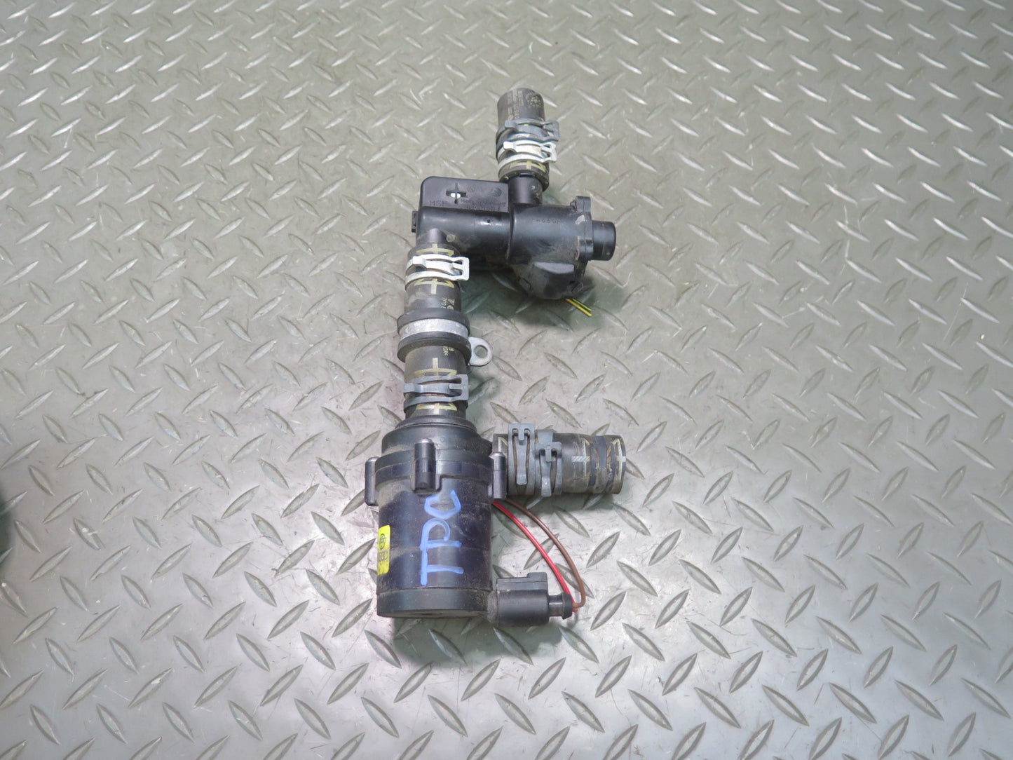 2011-2014 Porsche Cayenne 958 4.8L Engine Motor Auxiliary AUX Water Pump Valve