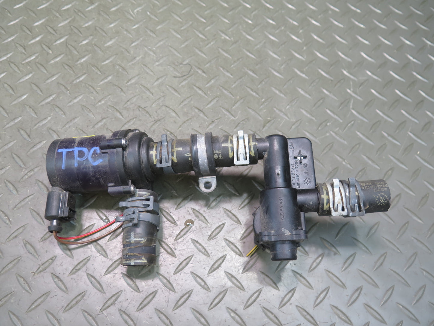 2011-2014 Porsche Cayenne 958 4.8L Engine Motor Auxiliary AUX Water Pump Valve