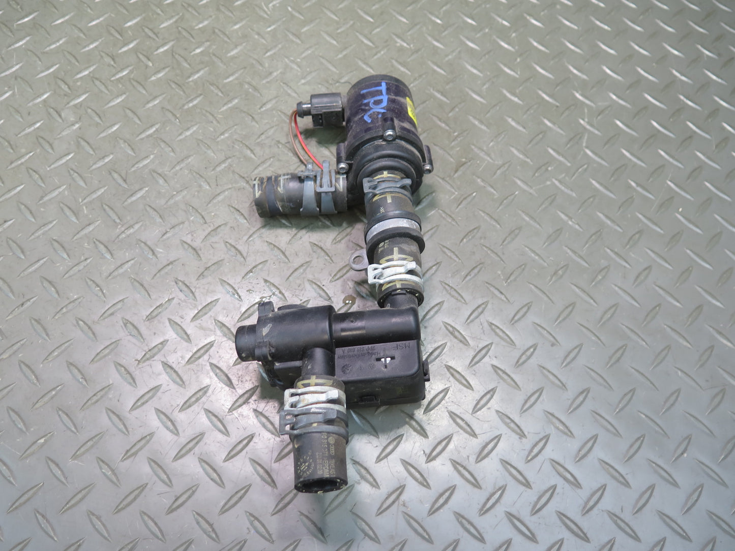 2011-2014 Porsche Cayenne 958 4.8L Engine Motor Auxiliary AUX Water Pump Valve