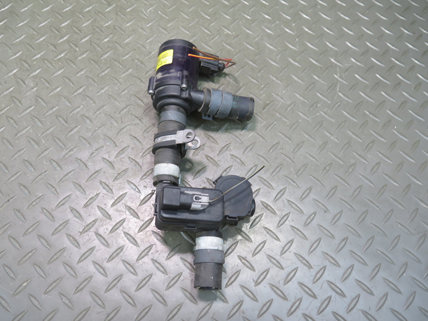 2011-2014 Porsche Cayenne 958 4.8L Engine Motor Auxiliary AUX Water Pump Valve