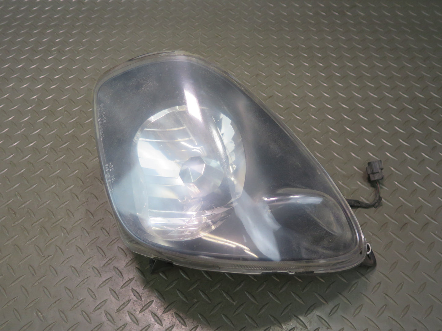 99-01 Isuzu Vehicross Front Left Driver Side Headlight Lamp OEM