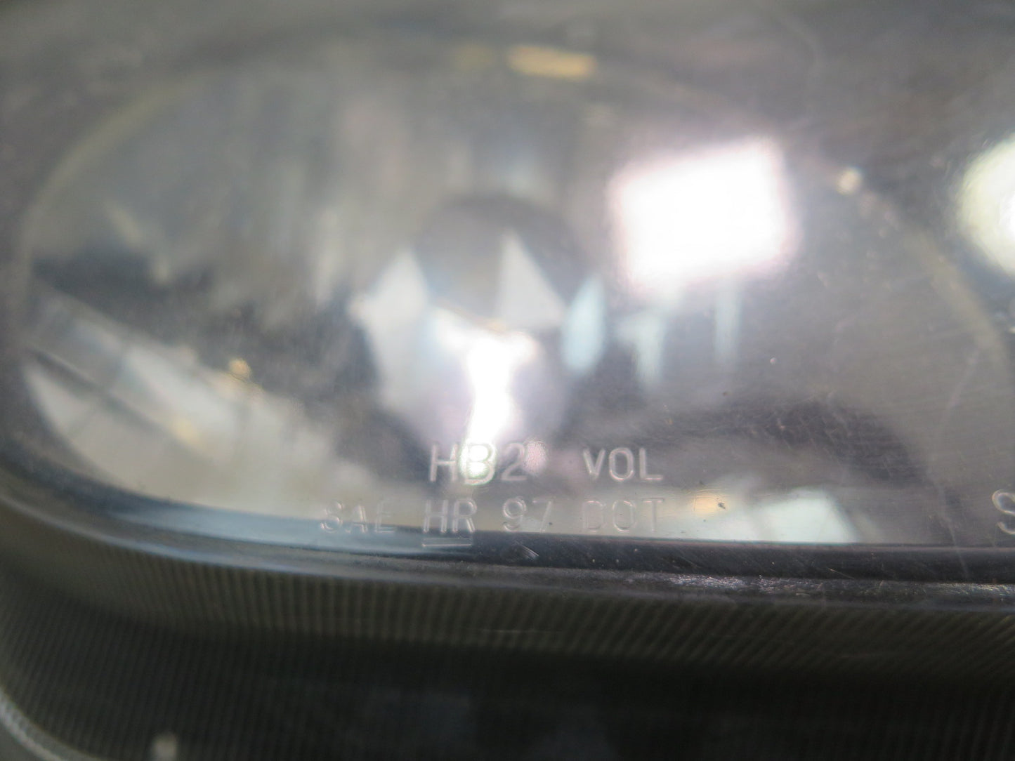 99-01 Isuzu Vehicross Front Right Passenger Side Headlight Lamp OEM