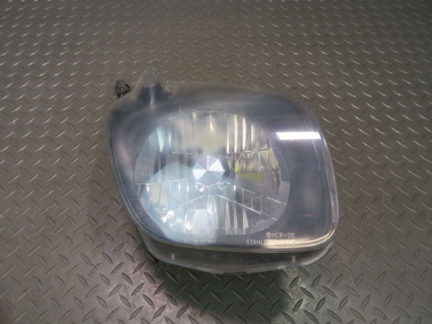 99-01 Isuzu Vehicross Front Right Passenger Side Headlight Lamp OEM