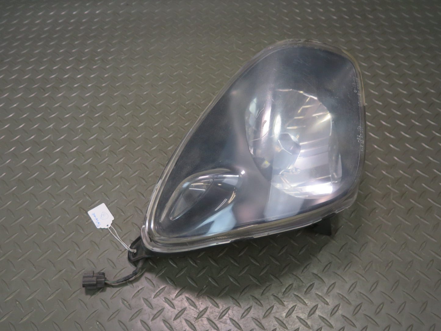99-01 Isuzu Vehicross Front Right Passenger Side Headlight Lamp OEM