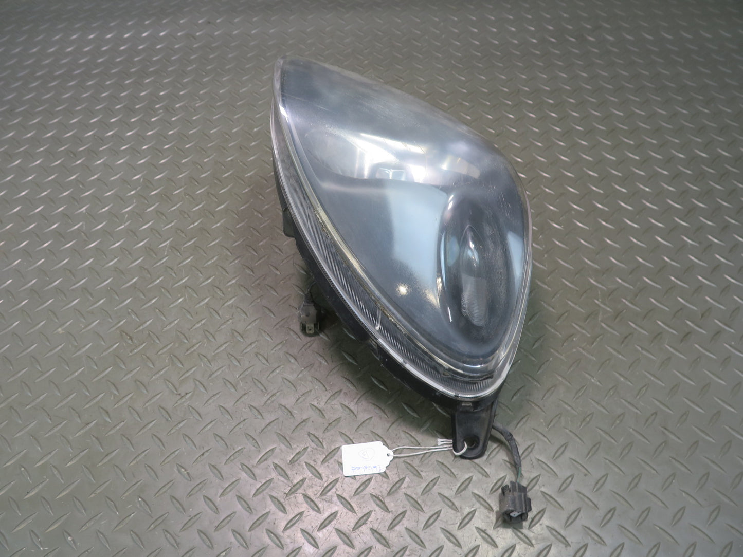 99-01 Isuzu Vehicross Front Right Passenger Side Headlight Lamp OEM
