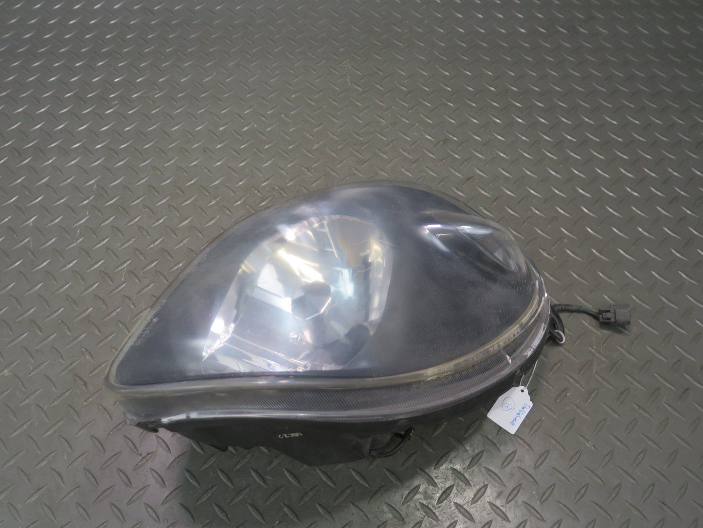 99-01 Isuzu Vehicross Front Right Passenger Side Headlight Lamp OEM