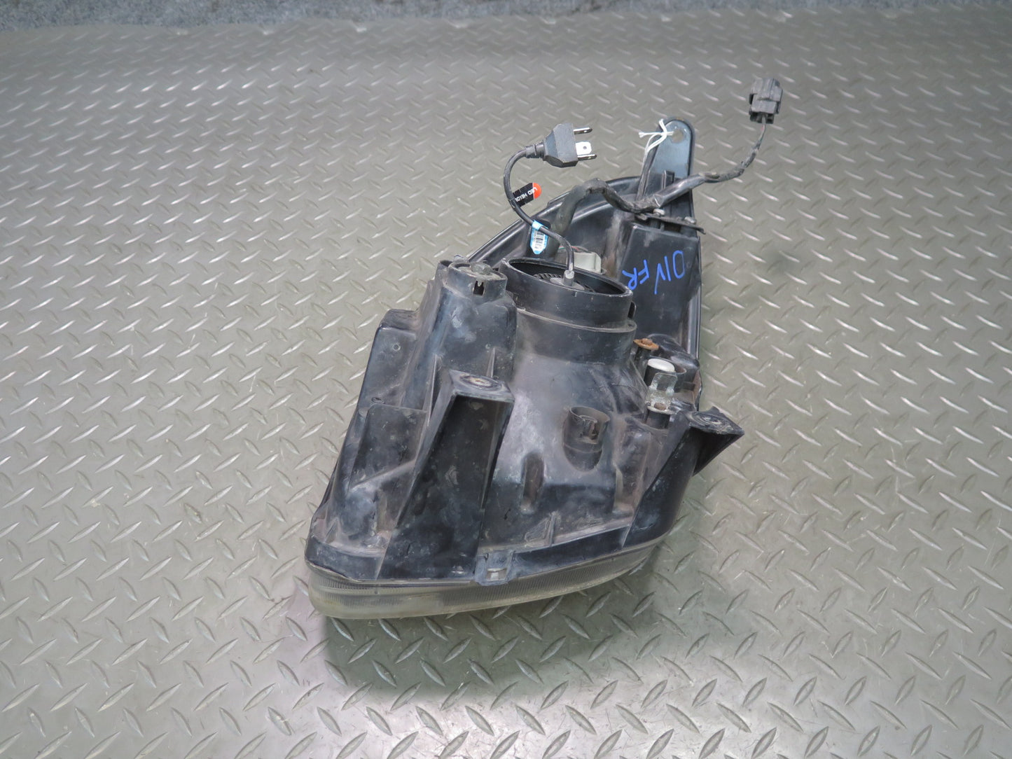 99-01 Isuzu Vehicross Front Right Passenger Side Headlight Lamp OEM