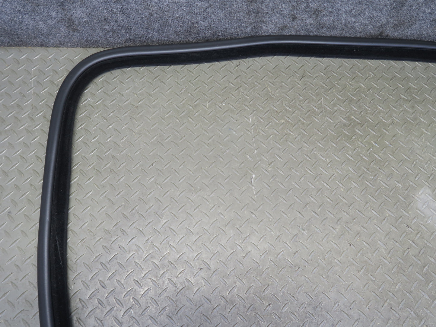 14-17 Range Rover Sport L494 Front Right Door Weatherstrip Rubber Seal Gasket