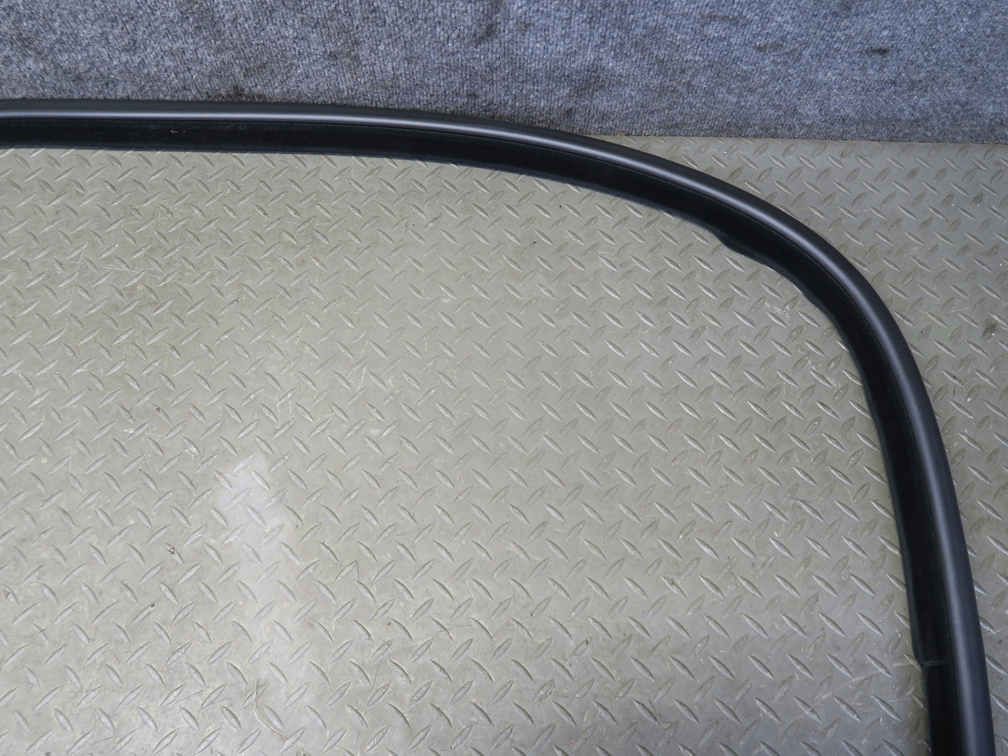 14-17 Range Rover Sport L494 Front Right Door Weatherstrip Rubber Seal Gasket