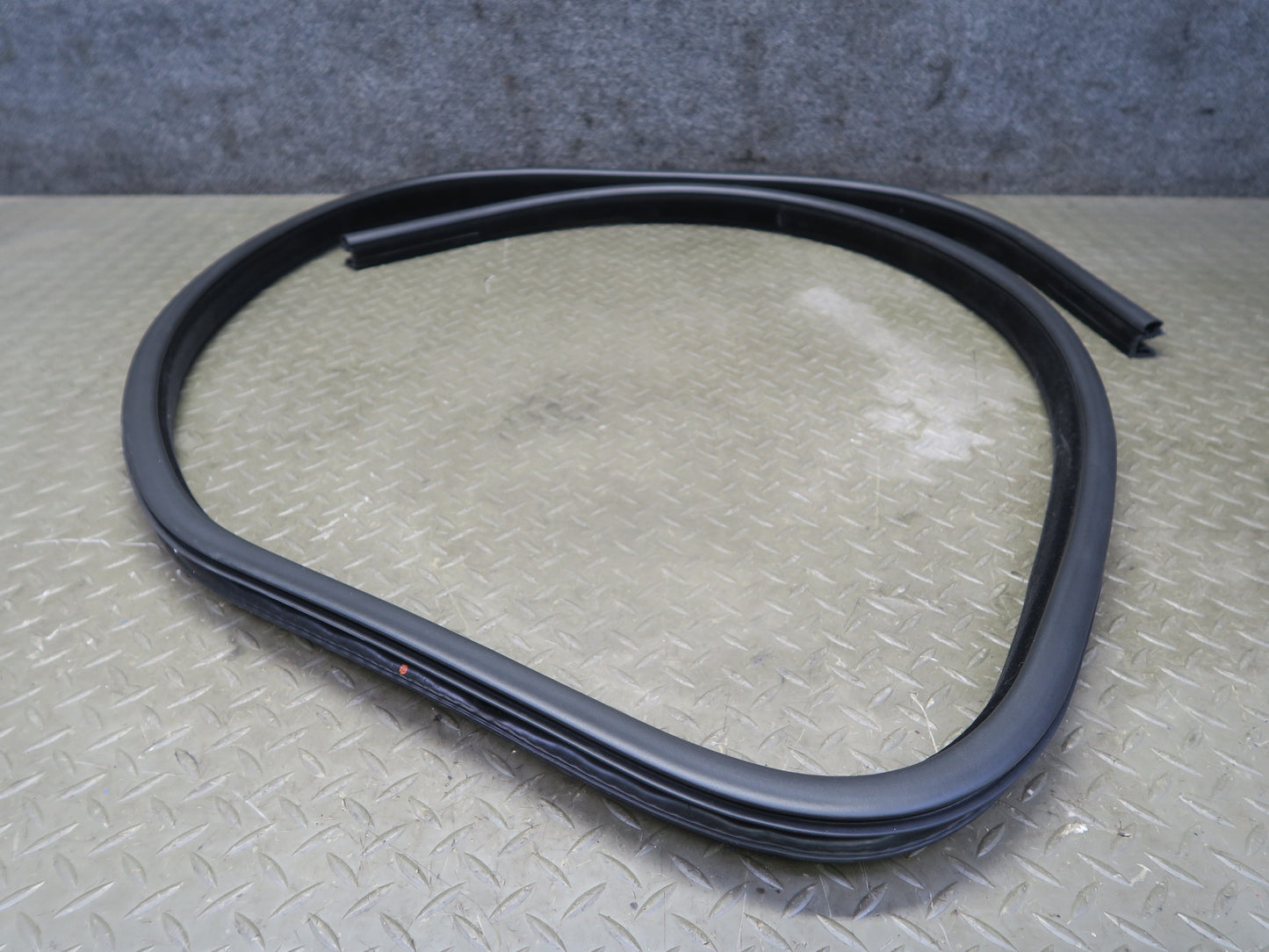 14-17 Range Rover Sport L494 Front Right Door Weatherstrip Rubber Seal Gasket