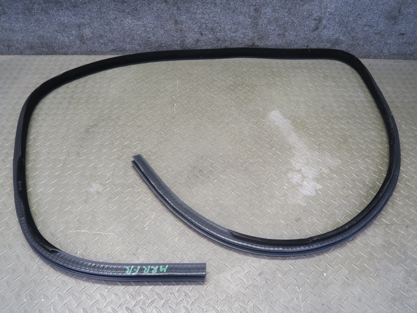 14-17 Range Rover Sport L494 Front Right Door Weatherstrip Rubber Seal Gasket