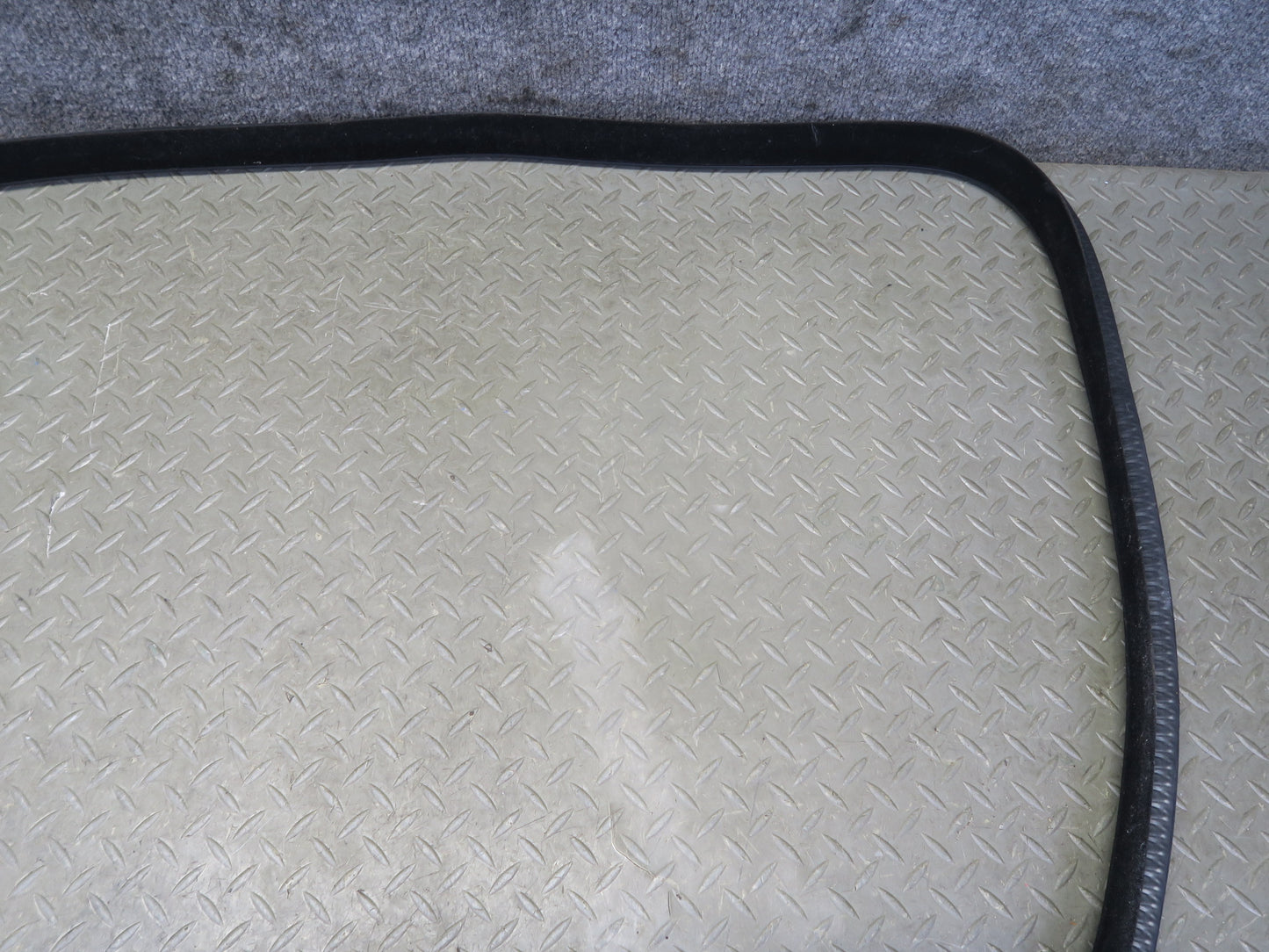 14-17 Range Rover Sport L494 Front Right Door Weatherstrip Rubber Seal Gasket