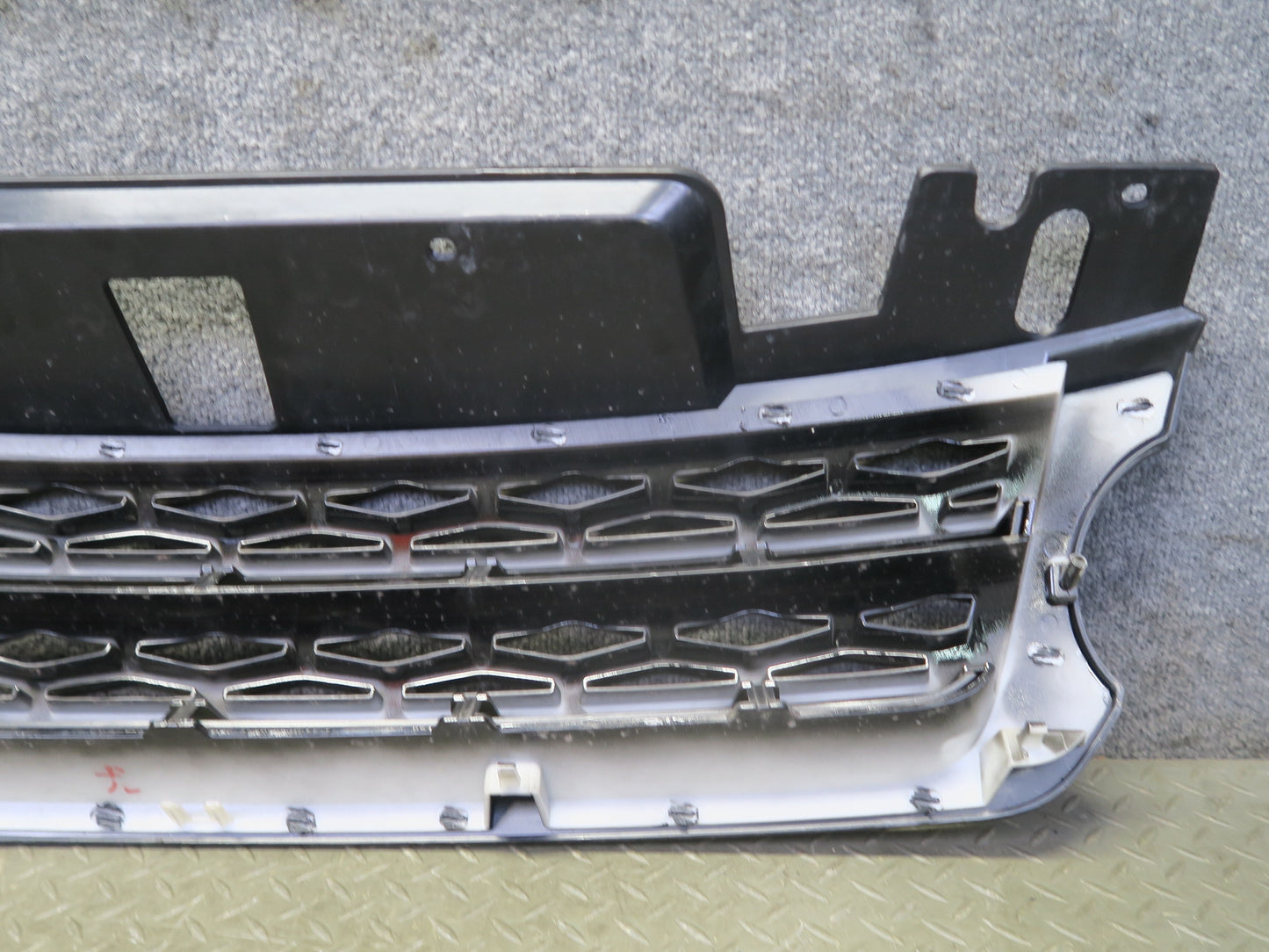2014-2017 Range Rover Sport L494 Front Radiator Upper Grille Mesh