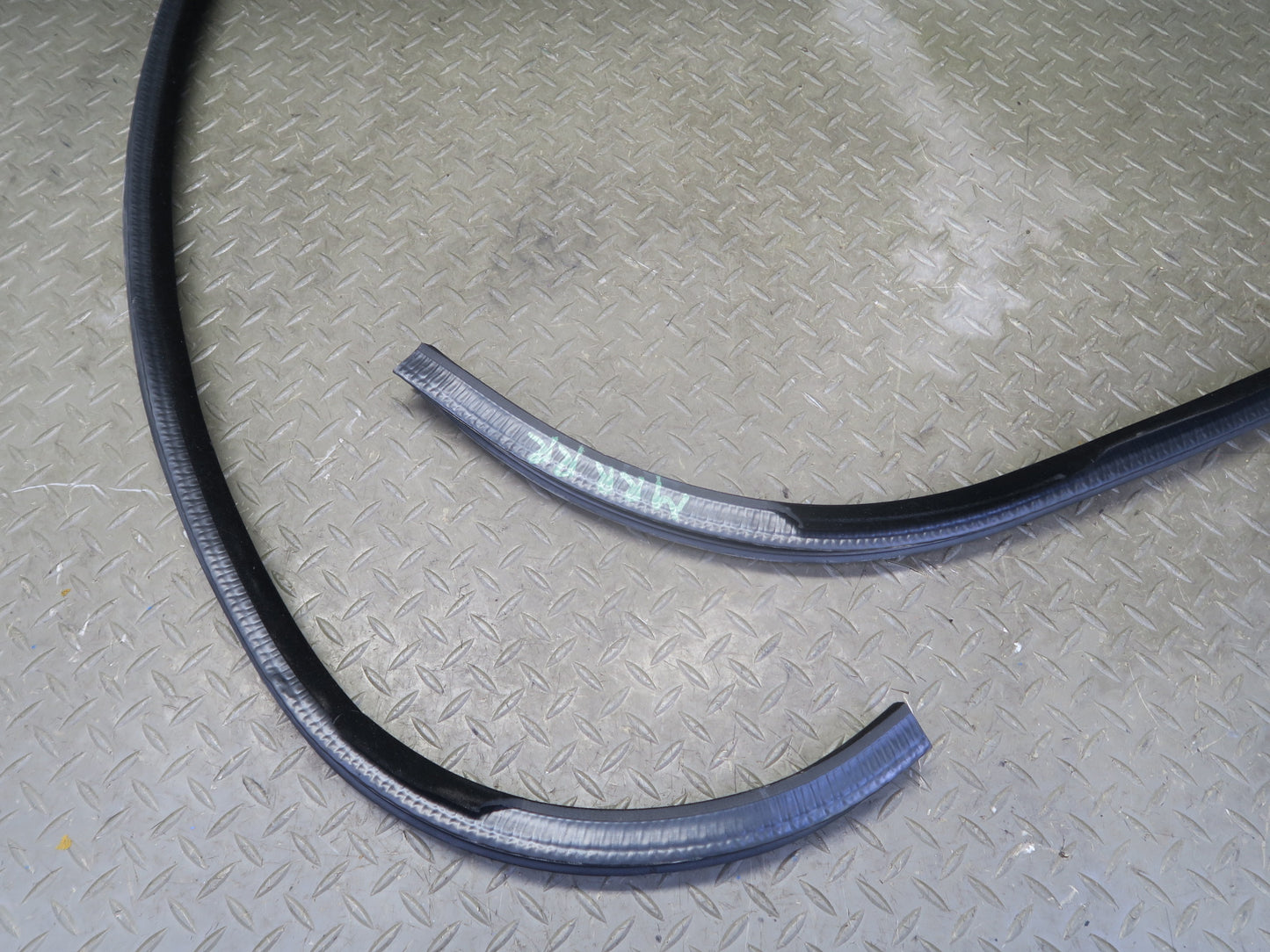 14-17 Range Rover Sport L494 Rear Right Door Weatherstrip Rubber Seal Gasket