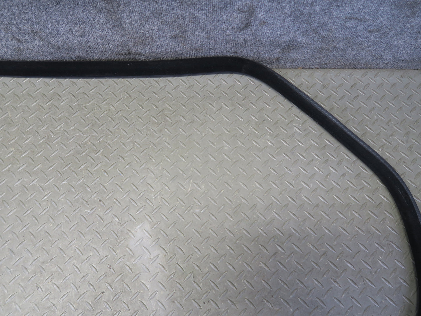 14-17 Range Rover Sport L494 Rear Right Door Weatherstrip Rubber Seal Gasket