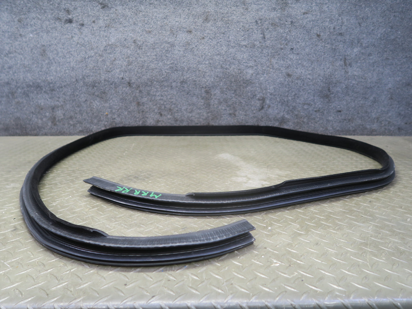 14-17 Range Rover Sport L494 Rear Right Door Weatherstrip Rubber Seal Gasket