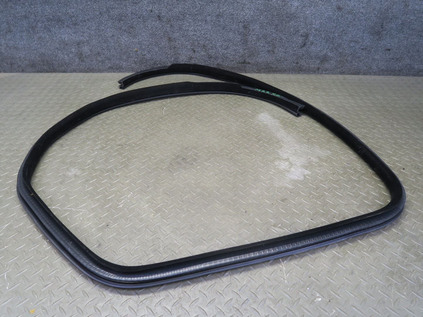 14-17 Range Rover Sport L494 Rear Right Door Weatherstrip Rubber Seal Gasket