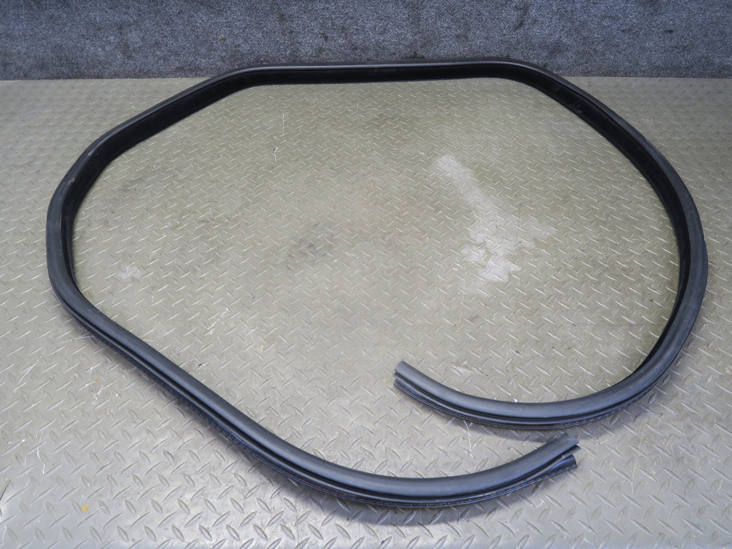 14-17 Range Rover Sport L494 Rear Right Door Weatherstrip Rubber Seal Gasket