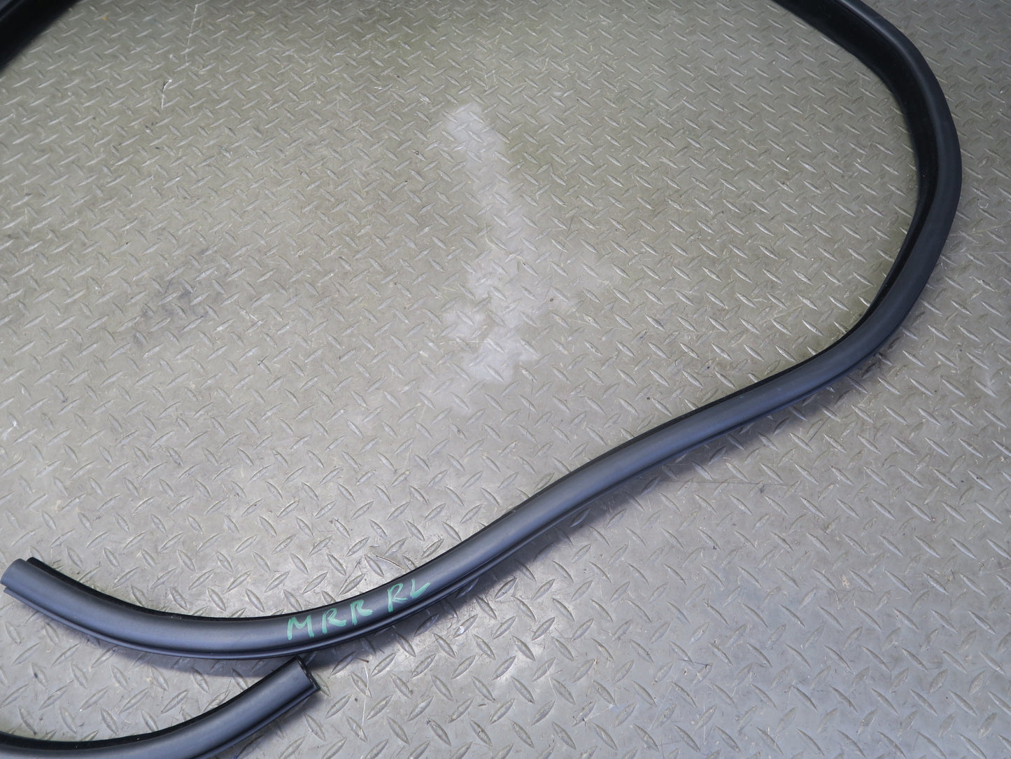 14-17 Range Rover Sport L494 Rear Left Door Weatherstrip Rubber Seal Gasket