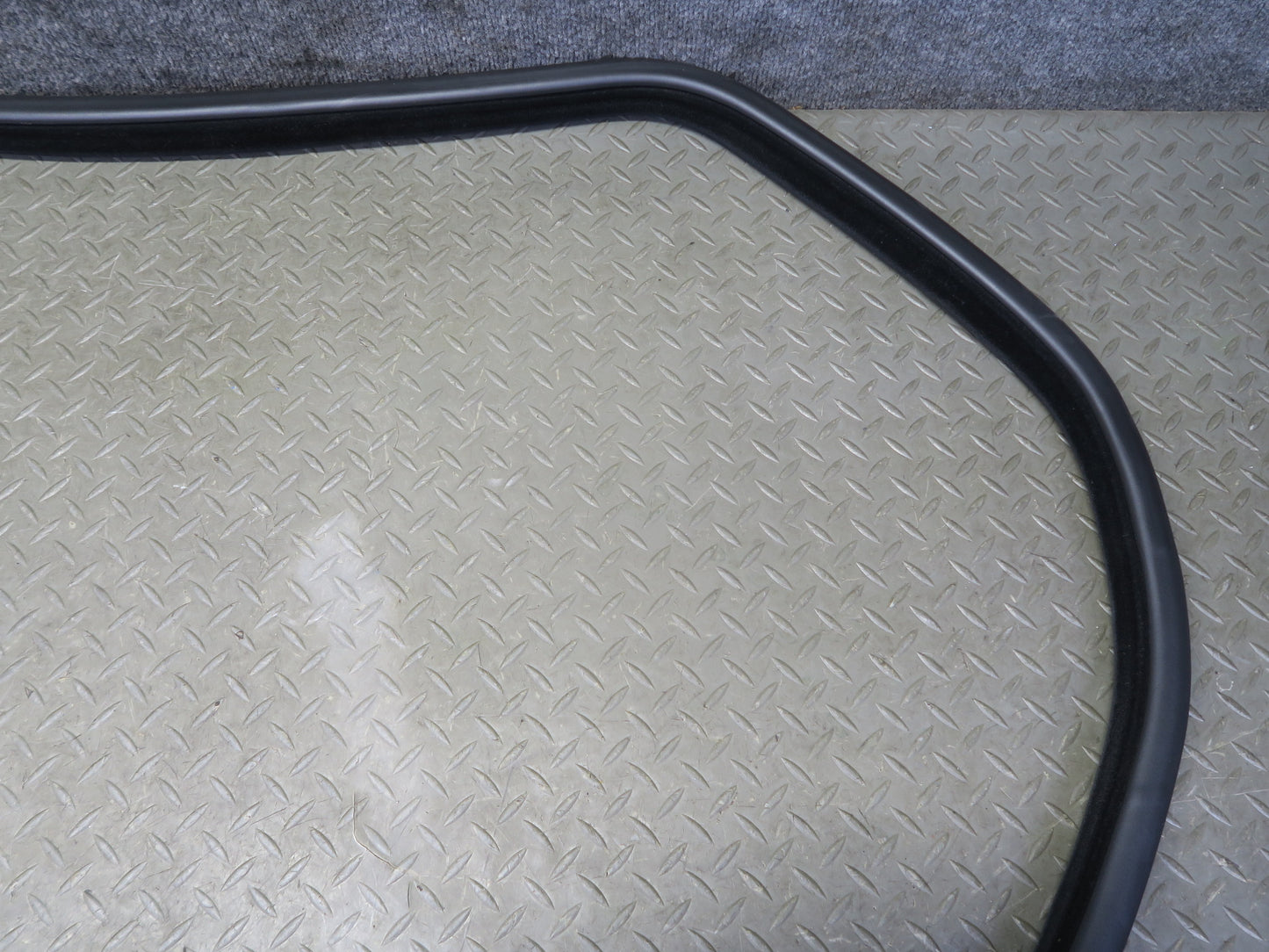 14-17 Range Rover Sport L494 Rear Left Door Weatherstrip Rubber Seal Gasket