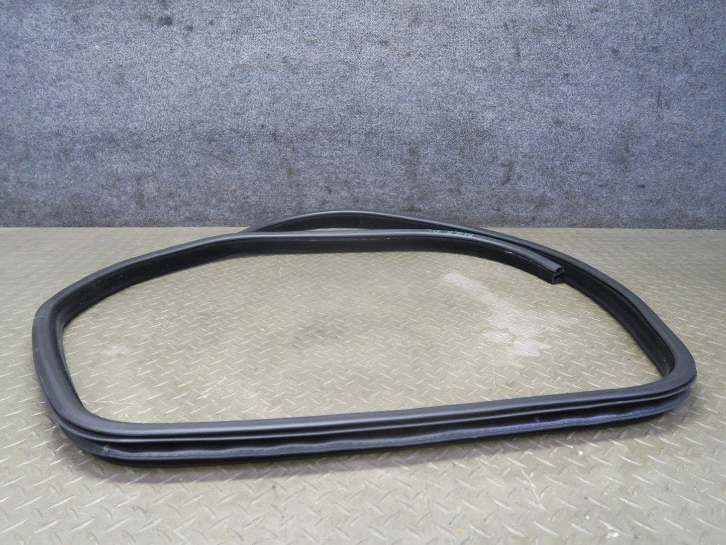 14-17 Range Rover Sport L494 Rear Left Door Weatherstrip Rubber Seal Gasket