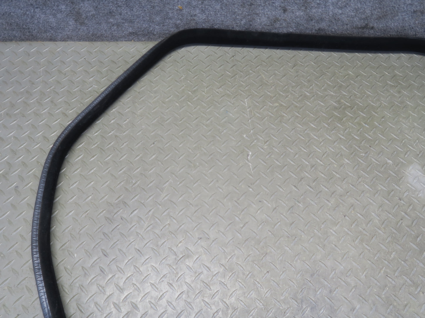 14-17 Range Rover Sport L494 Rear Left Door Weatherstrip Rubber Seal Gasket
