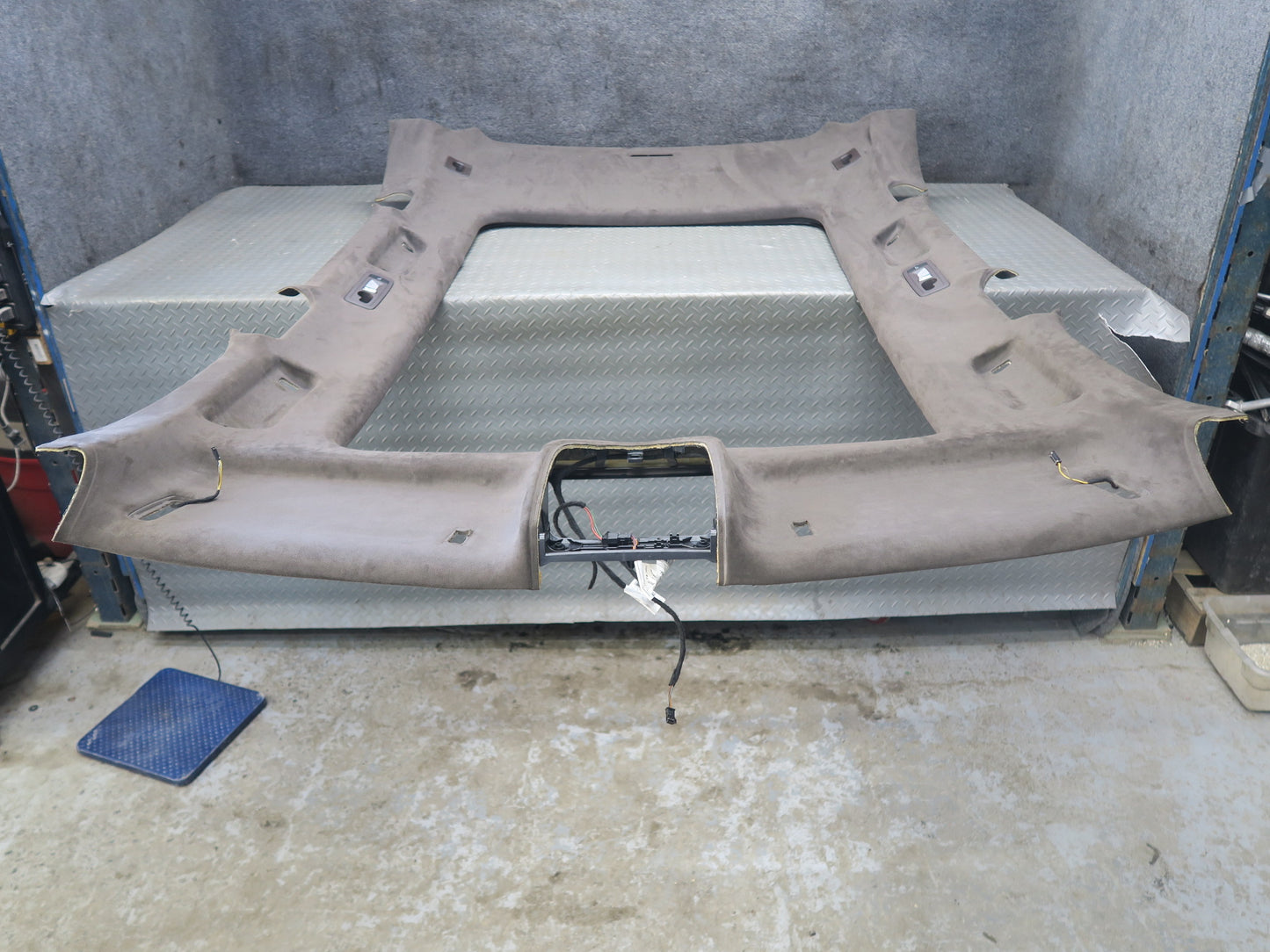 11-18 Porsche Cayenne 958 Overhead Panoramic Roof Headliner Panel W/ Handles Set