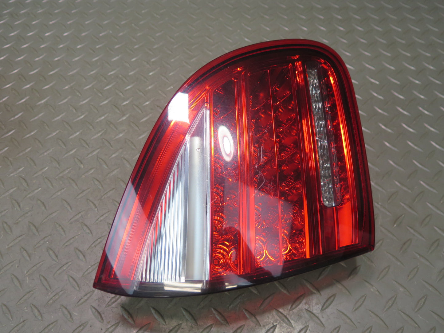 2011-2014 Porsche Cayenne 958 Rear Left & Right Side Inner Tail Light Lamp Set