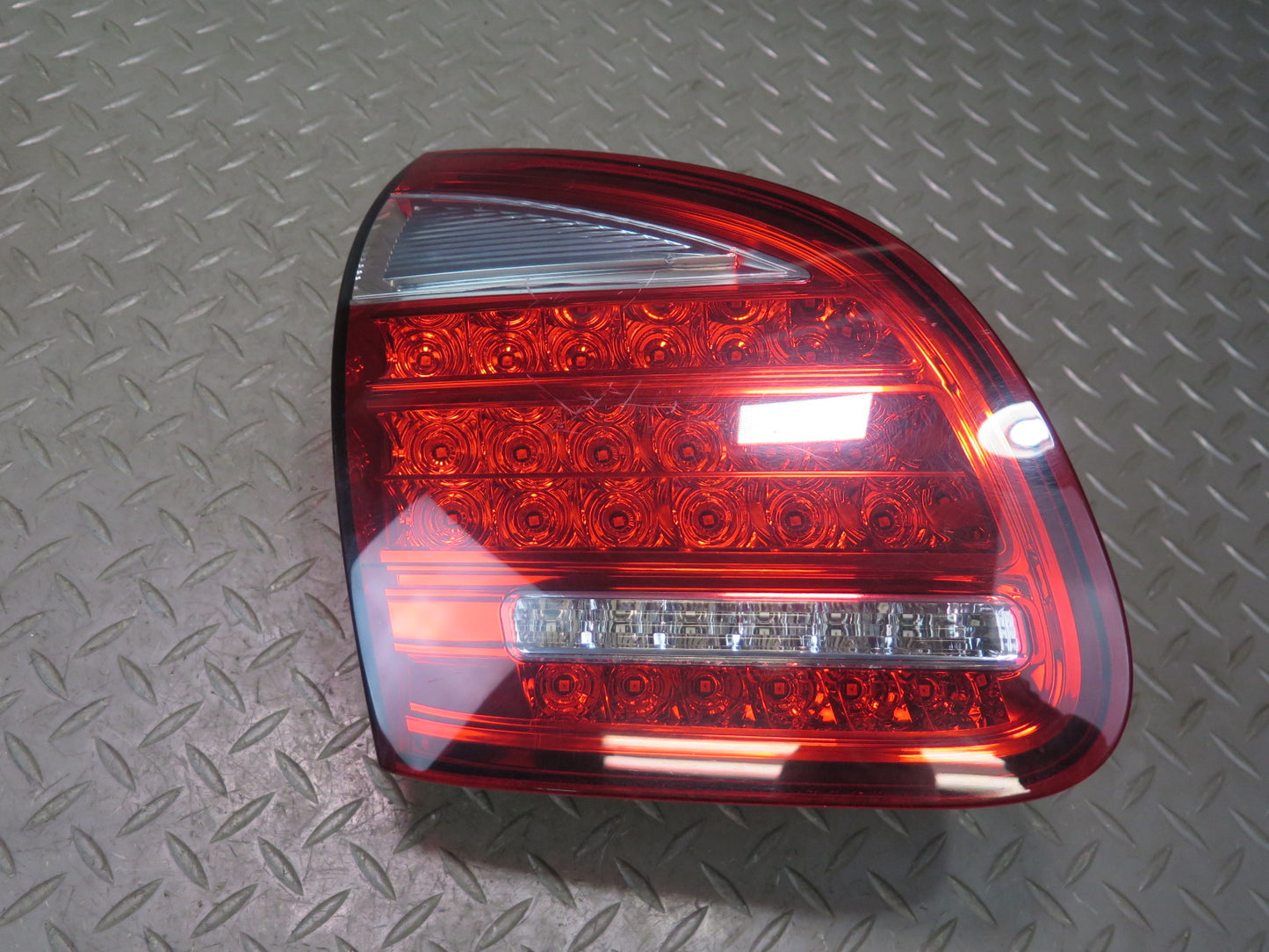 2011-2014 Porsche Cayenne 958 Rear Left & Right Side Inner Tail Light Lamp Set