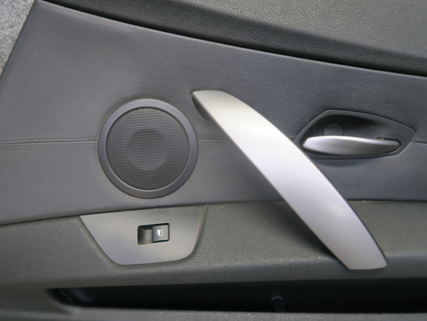 03-05 BMW E85 Z4 Front Right Door Interior Trim Panel Black OEM