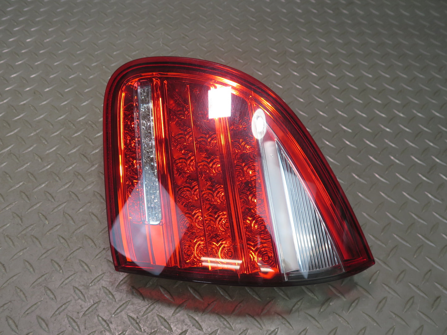 2011-2014 Porsche Cayenne 958 Rear Left & Right Side Inner Tail Light Lamp Set