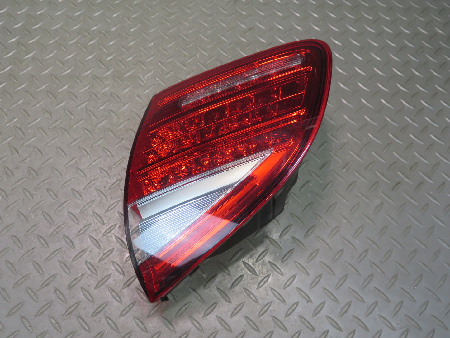 2011-2014 Porsche Cayenne 958 Rear Left & Right Side Inner Tail Light Lamp Set