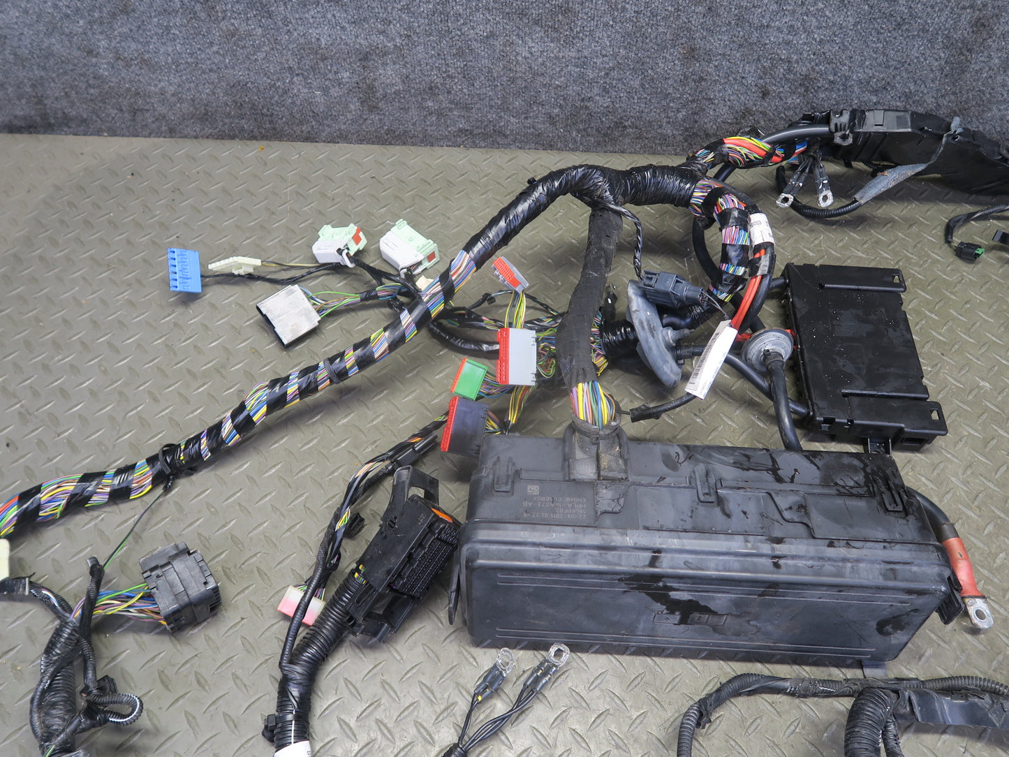 2016 Range Rover Sport L494 3.0L Engine Bay Wire Wiring Harness w Fuse Box