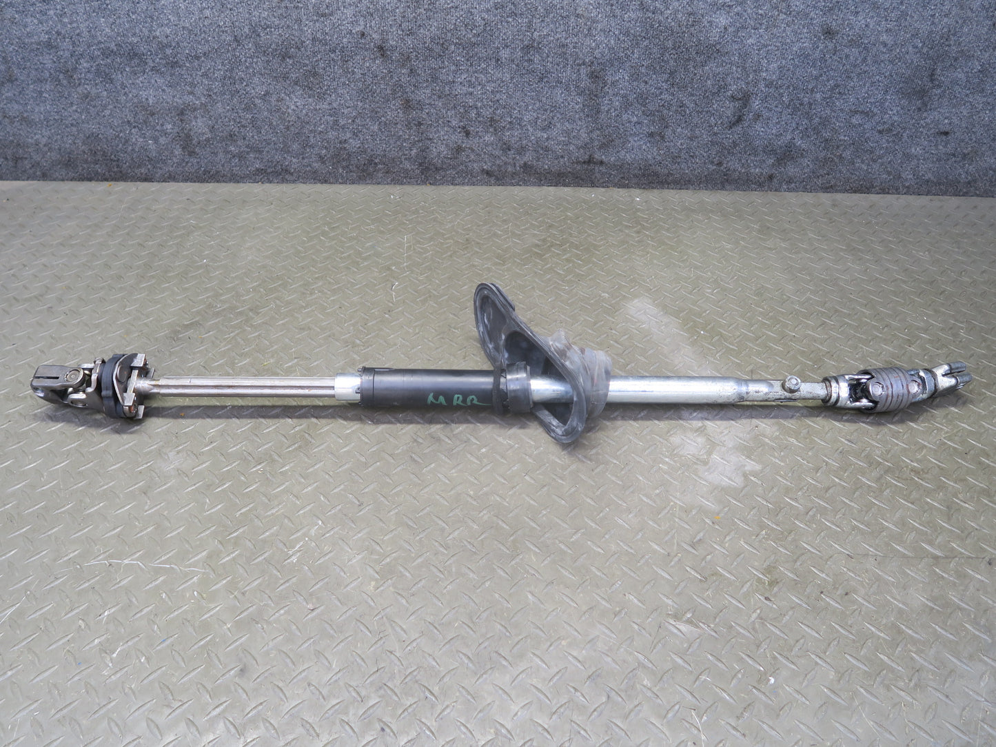 2014-2017 Range Rover Sport L494 Steering Column U Joint Linkage Shaft