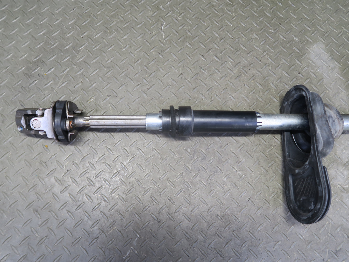 2014-2017 Range Rover Sport L494 Steering Column U Joint Linkage Shaft