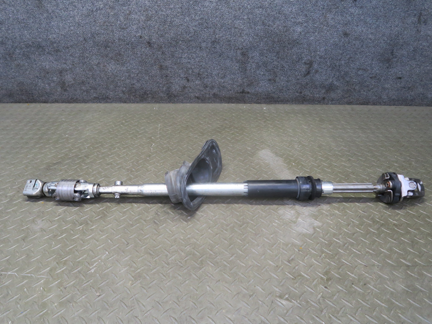 2014-2017 Range Rover Sport L494 Steering Column U Joint Linkage Shaft
