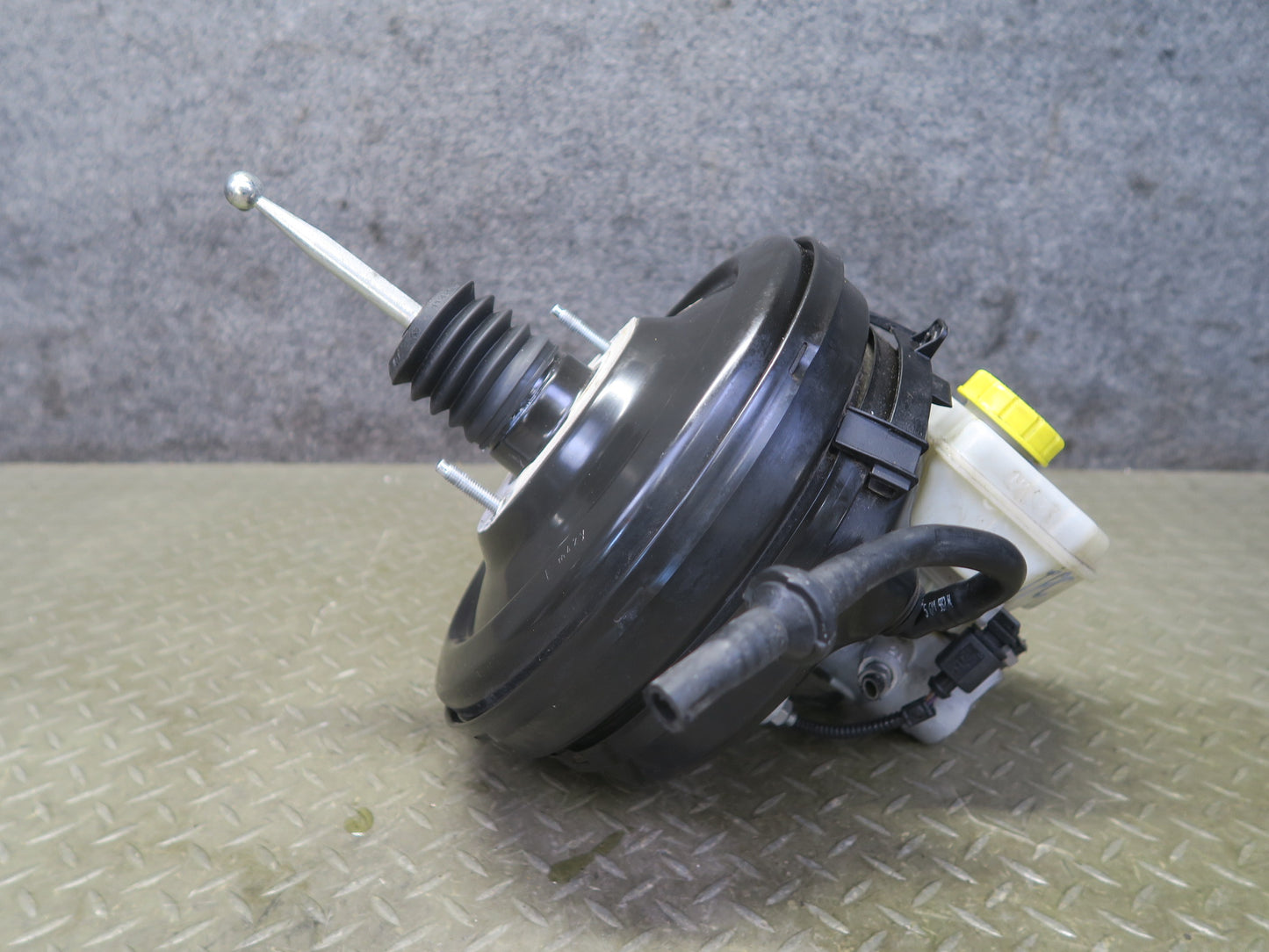 2011-2014 Porsche Cayenne 958 Brake Booster W/ Master Cylinder & Reservoir