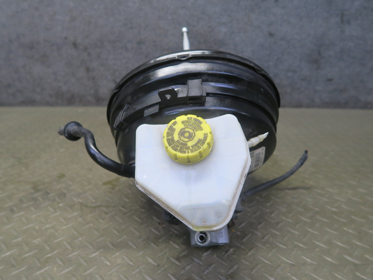2011-2014 Porsche Cayenne 958 Brake Booster W/ Master Cylinder & Reservoir