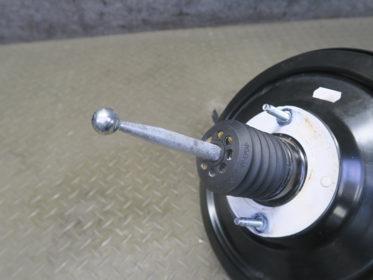 2011-2014 Porsche Cayenne 958 Brake Booster W/ Master Cylinder & Reservoir